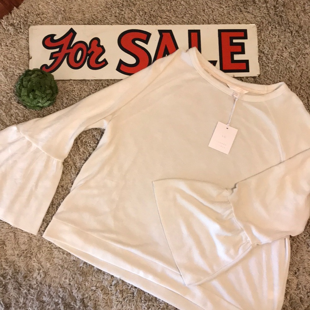 🌿Lauren Conrad🌿 Bell sleeve Lightweight Sweater
